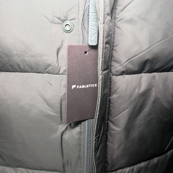 Fabletics Essential Dark Green Puffer Jacket - Picture 2 of 5